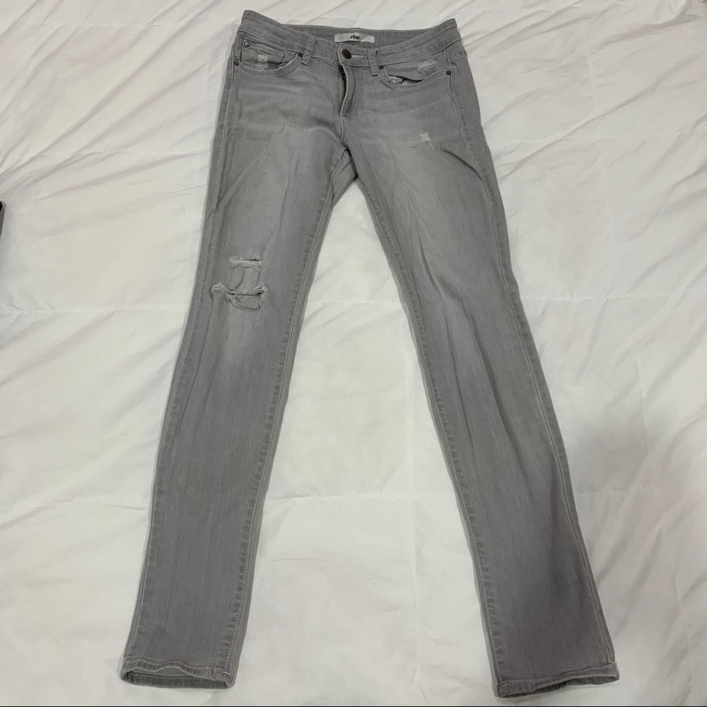 ⭐️ Gray Skinny Jeans Ripped